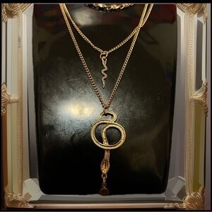 Multi-Layered Gold 🐍 Pendant Snakes Bottom Snake Has A Beautiful Gem Necklace